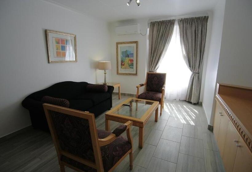 Airport Inn And Suites