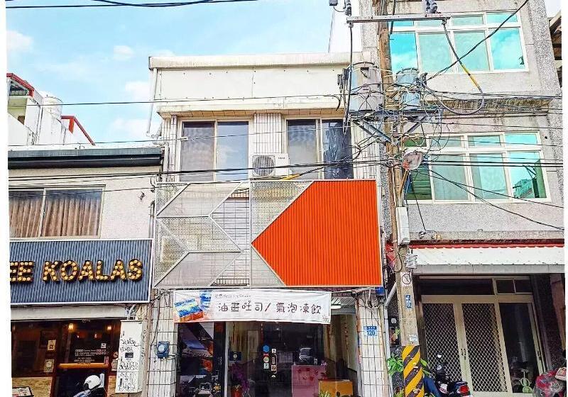 Df Park Space Hostel