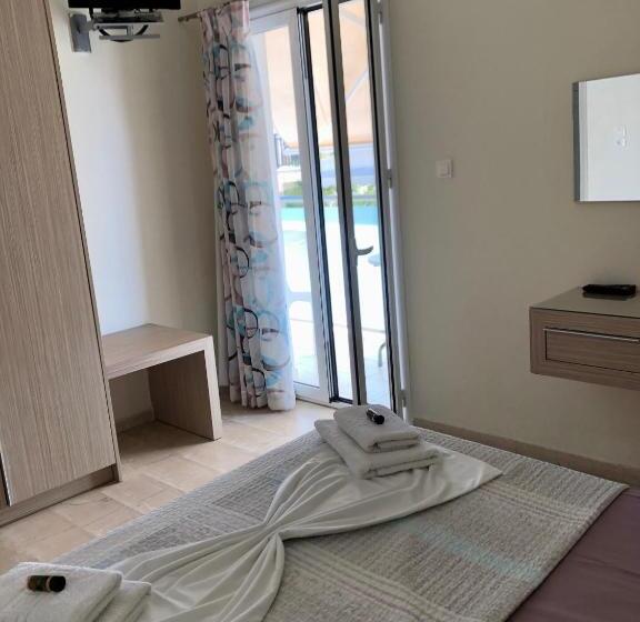 Angelica Studios And Apartments