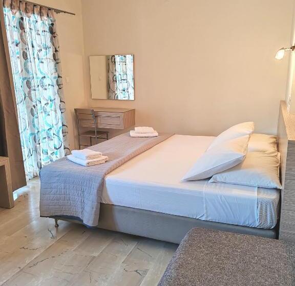 Angelica Studios And Apartments