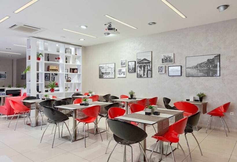 مبيت وإفطار Pula City Center Accommodation With Free Parking