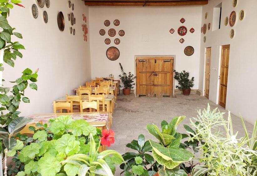 مبيت وإفطار Sarrafon Guest House