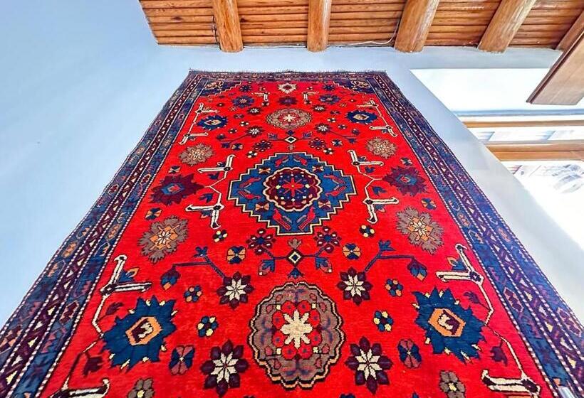 مبيت وإفطار Sarrafon Guest House