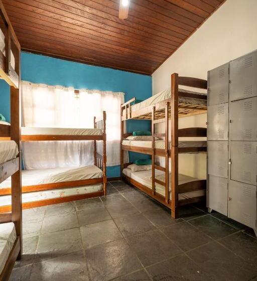 Hostel Papagaio