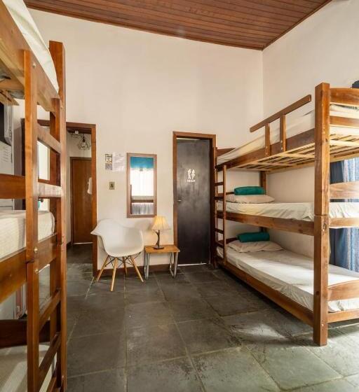 Hostel Papagaio