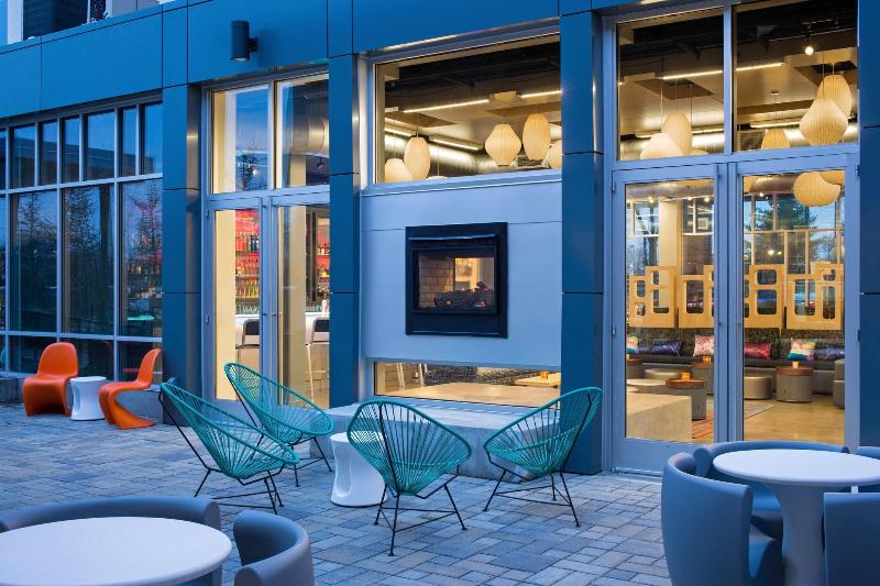 בית מלון כפרי Aloft Louisville East