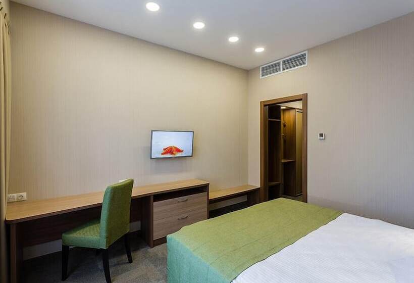 Отель Alpha Business