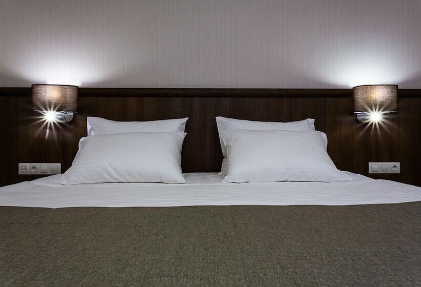 Отель Alpha Business