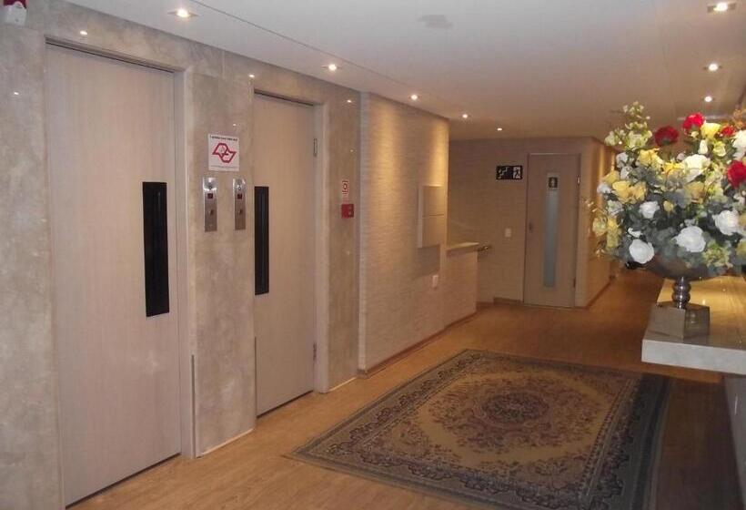 Отель Augustus Plaza