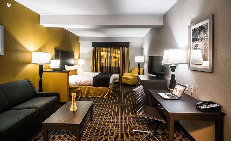 هتل Best Western Plus Lampasas Inn & Suites