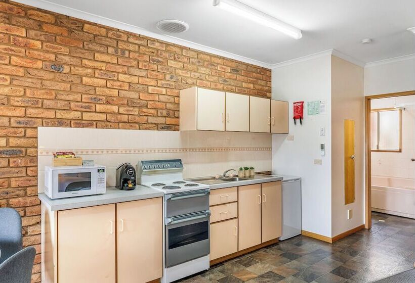 هتل Big4 Tasman Holiday Parks   Warrnambool