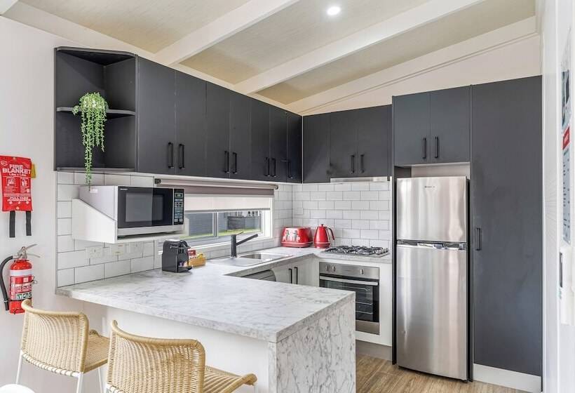 هتل Big4 Tasman Holiday Parks   Warrnambool