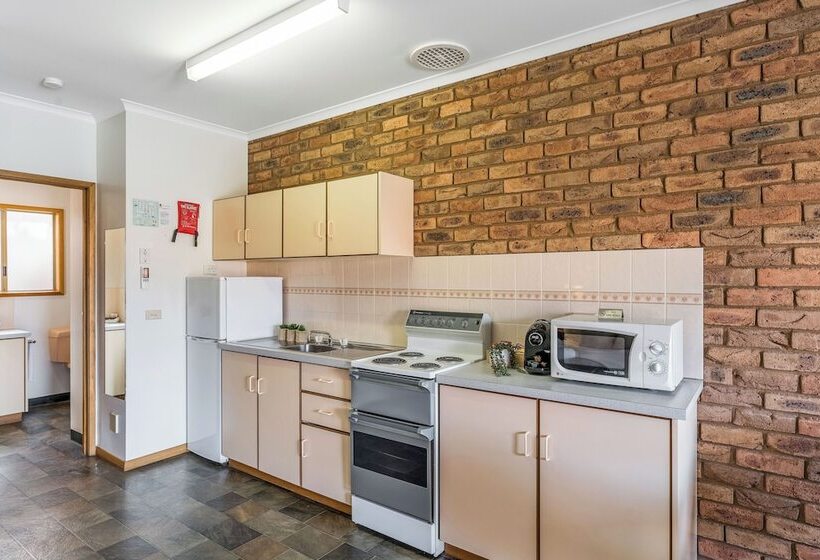 هتل Big4 Tasman Holiday Parks   Warrnambool