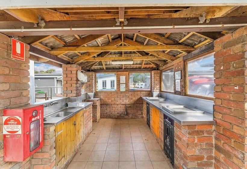 هتل Big4 Tasman Holiday Parks   Warrnambool