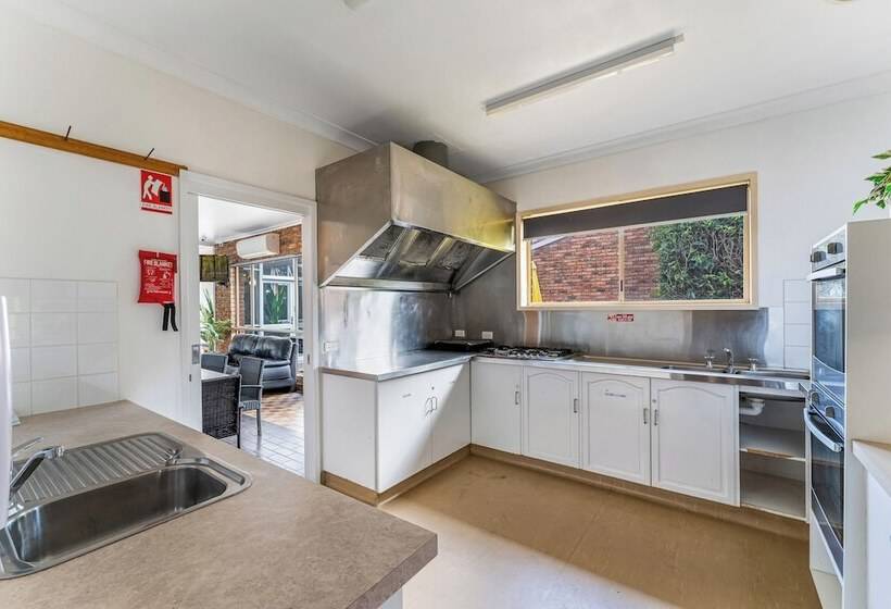 هتل Big4 Tasman Holiday Parks   Warrnambool