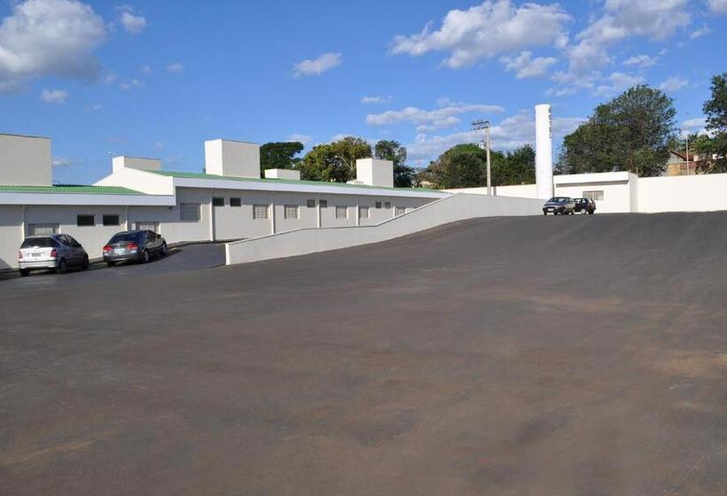 בית מלון כפרי Candeias