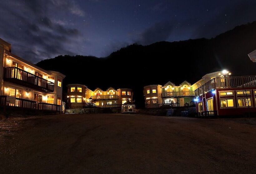 Hotel Castle In The Forest