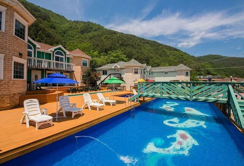 Hotel Castle In The Forest