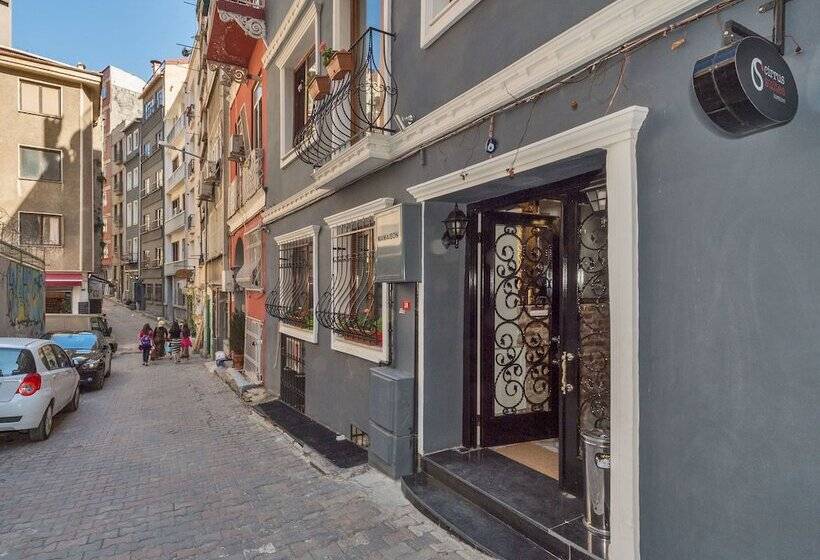 ホテル Cirrus Suites