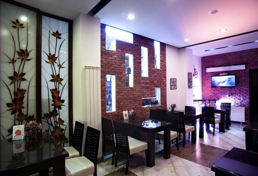 هتل Coral Boutique