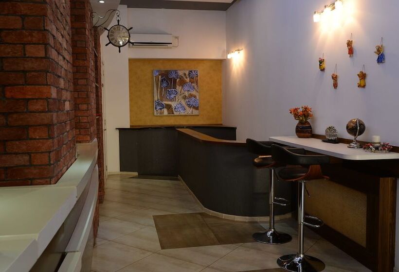 هتل Coral Boutique