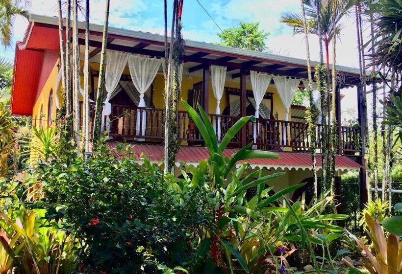 ホテル El Encanto