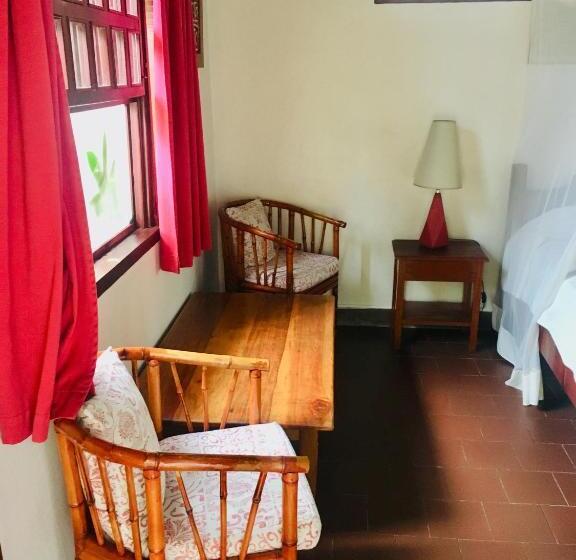 ホテル El Encanto