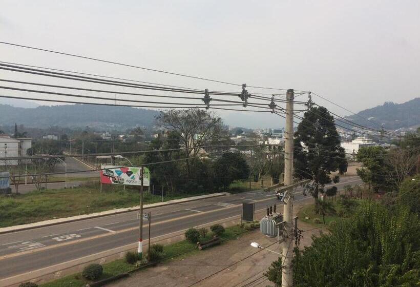 בית מלון כפרי Hengu