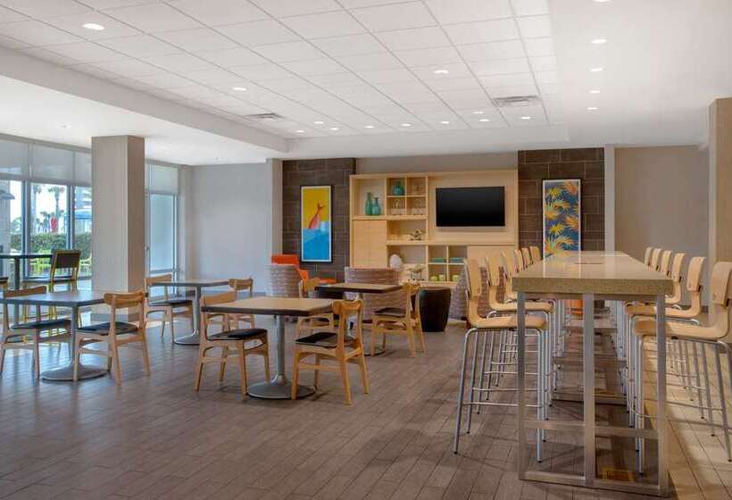 Отель Home2 Suites By Hilton Destin