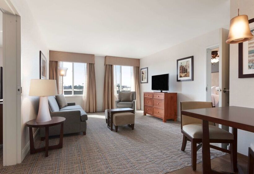 فندق Homewood Suites By Hilton Burlington