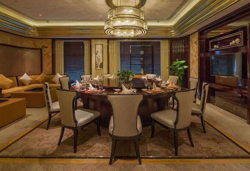 Howard Johnson Jinyi Hotel Chongqing