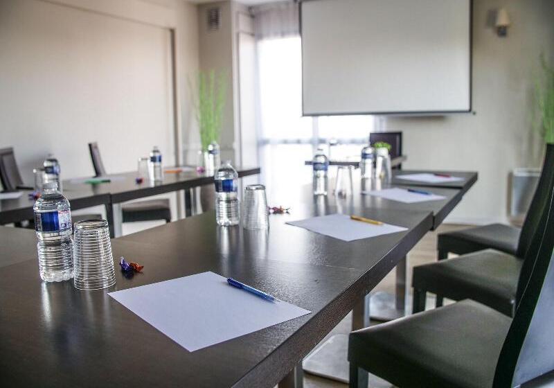 Отель Inn Design Resto Novo Le Mans