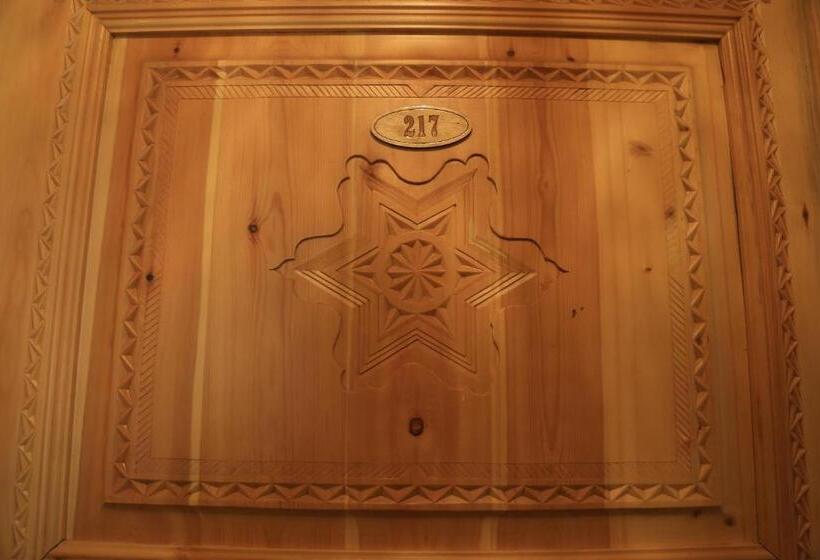 בית מלון כפרי Nurafshon Boutique