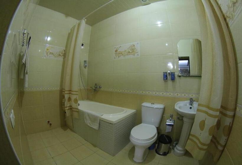 בית מלון כפרי Nurafshon Boutique