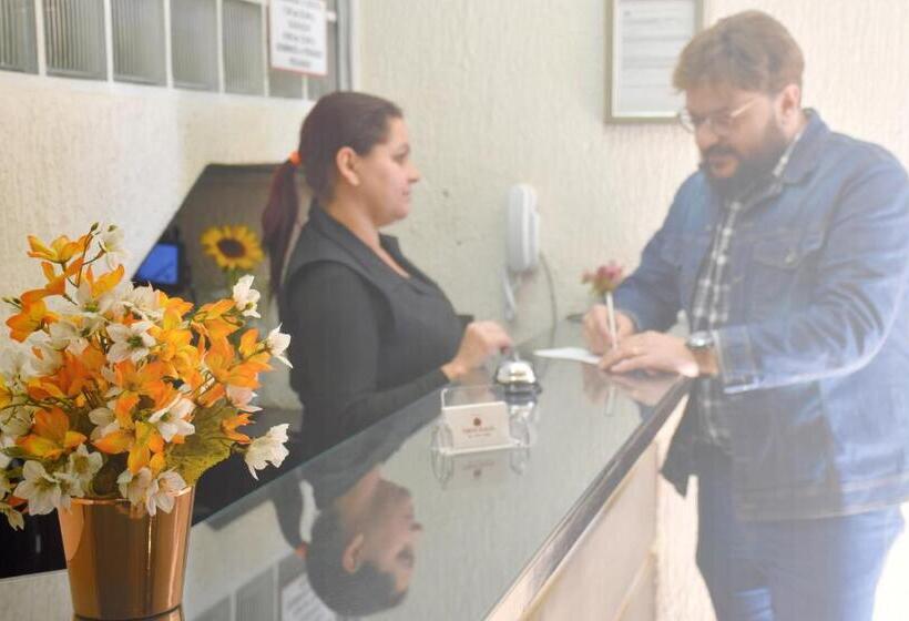 ホテル Pousada Tokyo Plaza