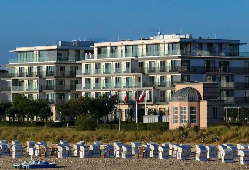 Seetelhotel Kaiserstrand Beach