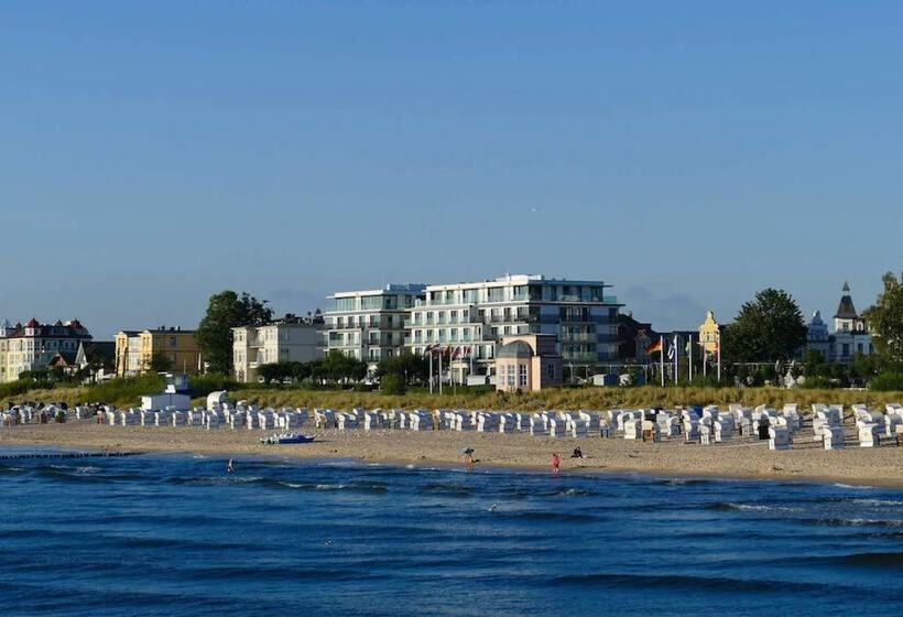 Seetelhotel Kaiserstrand Beach