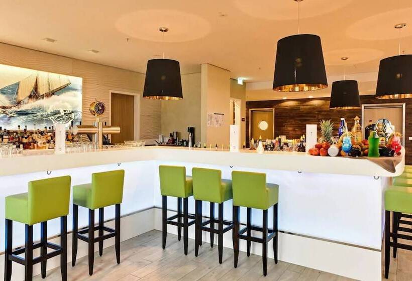 Seetelhotel Kaiserstrand Beach