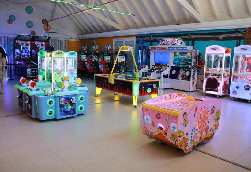 هتل Solanas Green Park & Crystal Beach