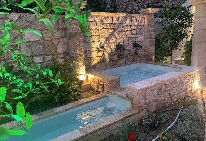 בית מלון כפרי Sperveri Boutique