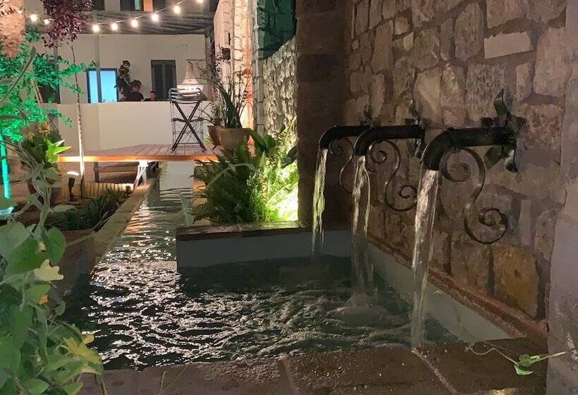 בית מלון כפרי Sperveri Boutique