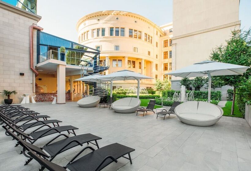 ホテル The Biltmore  Tbilisi