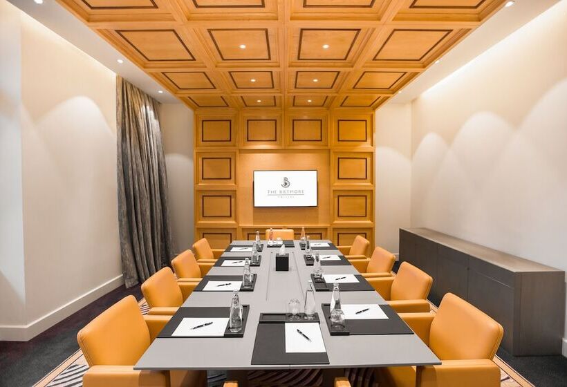 ホテル The Biltmore  Tbilisi