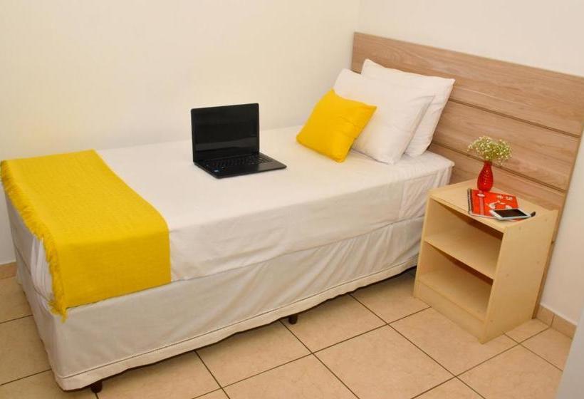 ホテル Pousada Tokyo Plaza