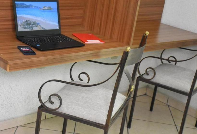 ホテル Pousada Tokyo Plaza