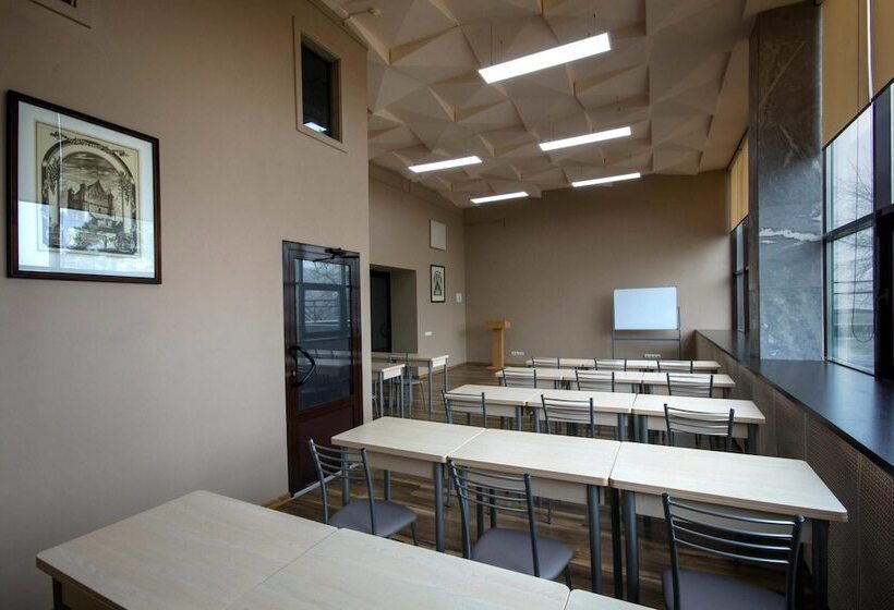 فندق Tourist Minsk