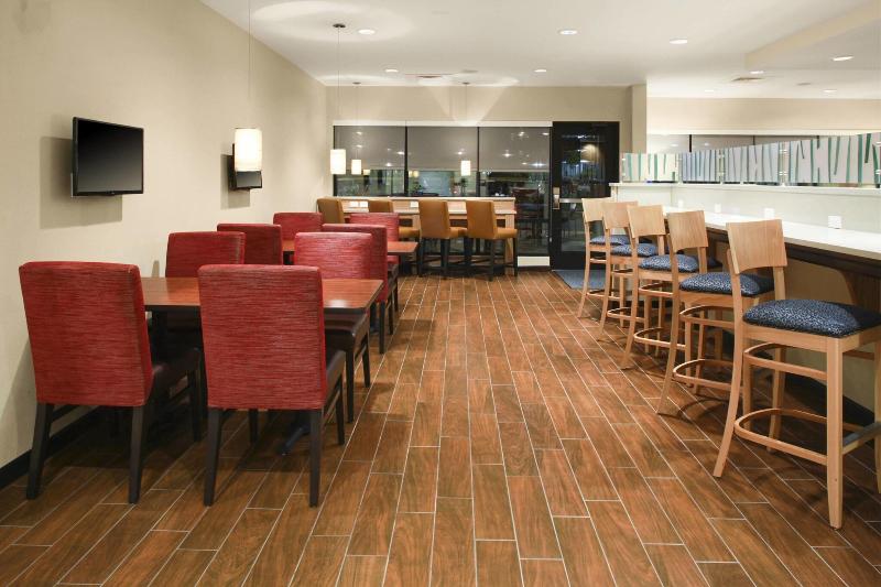ホテル Towneplace Suites By Marriott Macon Mercer University