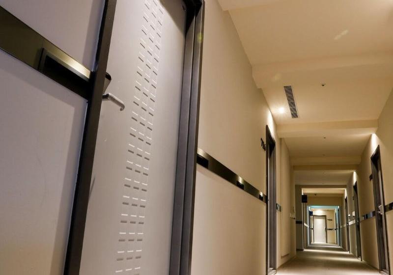 Walker Hotel   Zhengyi