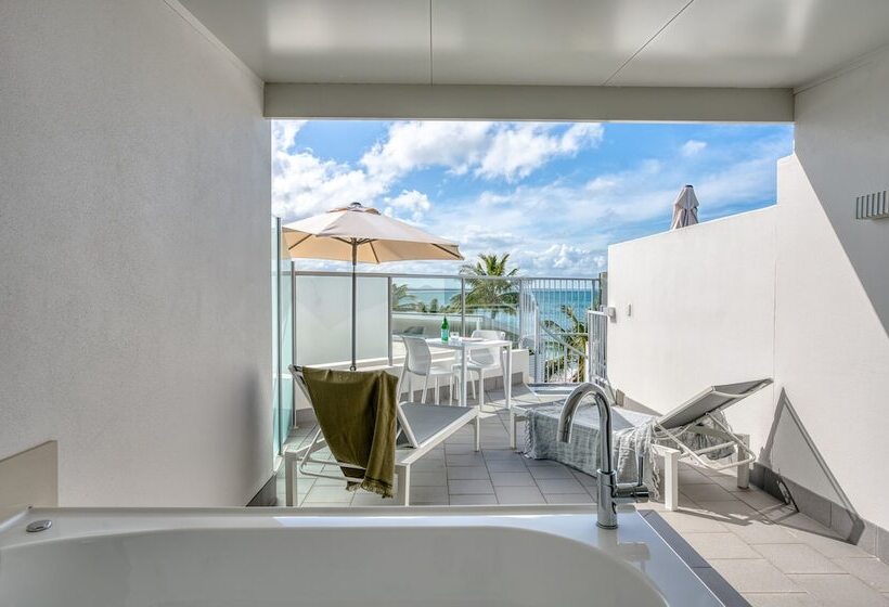 On The Beach Noosa Resort