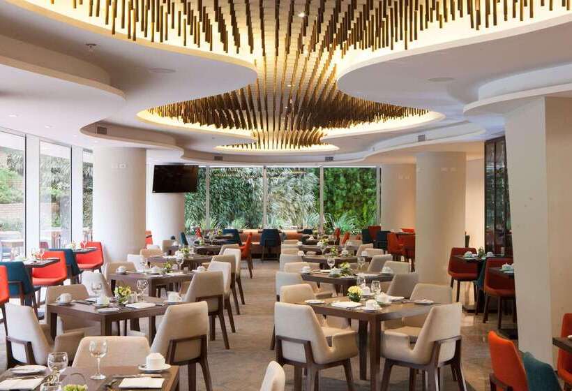 Radisson Hotel Santa Cruz